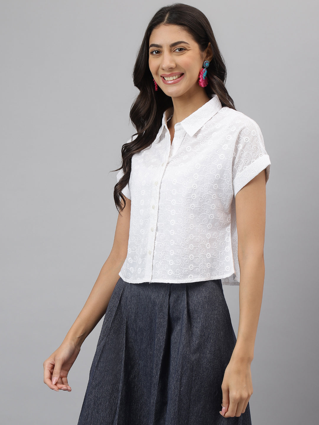 Latin Quarters Women'S White Embroidery Collared Cap Sleeve Casual Shirt