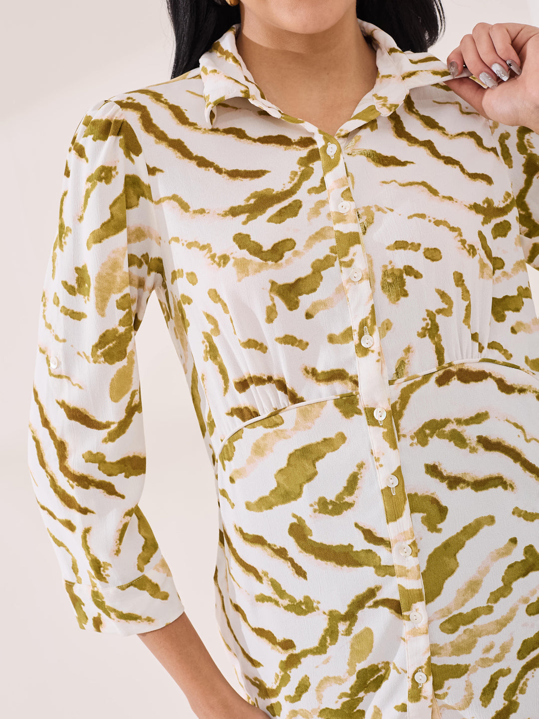 Latin Quarters Women's Green Printed 3/4Th Sleeve Collar Neck Casual Shirt
