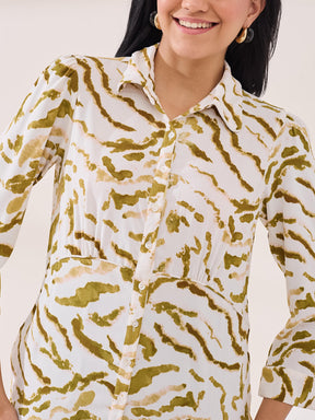 Latin Quarters Women's Green Printed 3/4Th Sleeve Collar Neck Casual Shirt