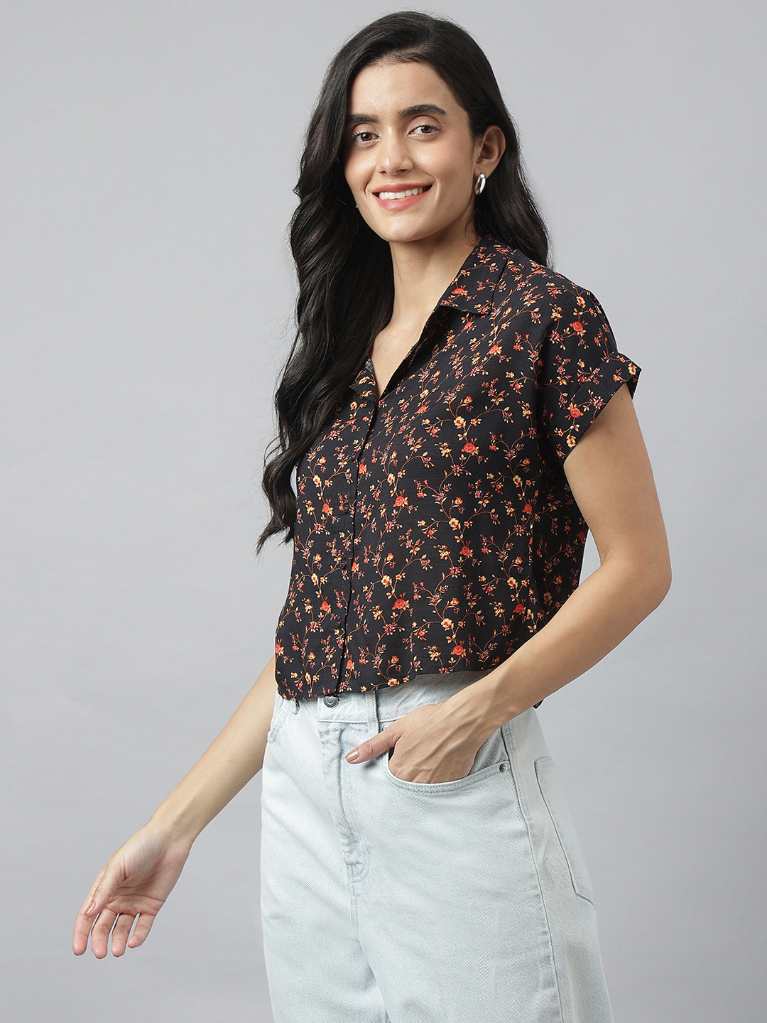 Black Short Sleeves Collared Neck Floral Shirt For Casual Wear