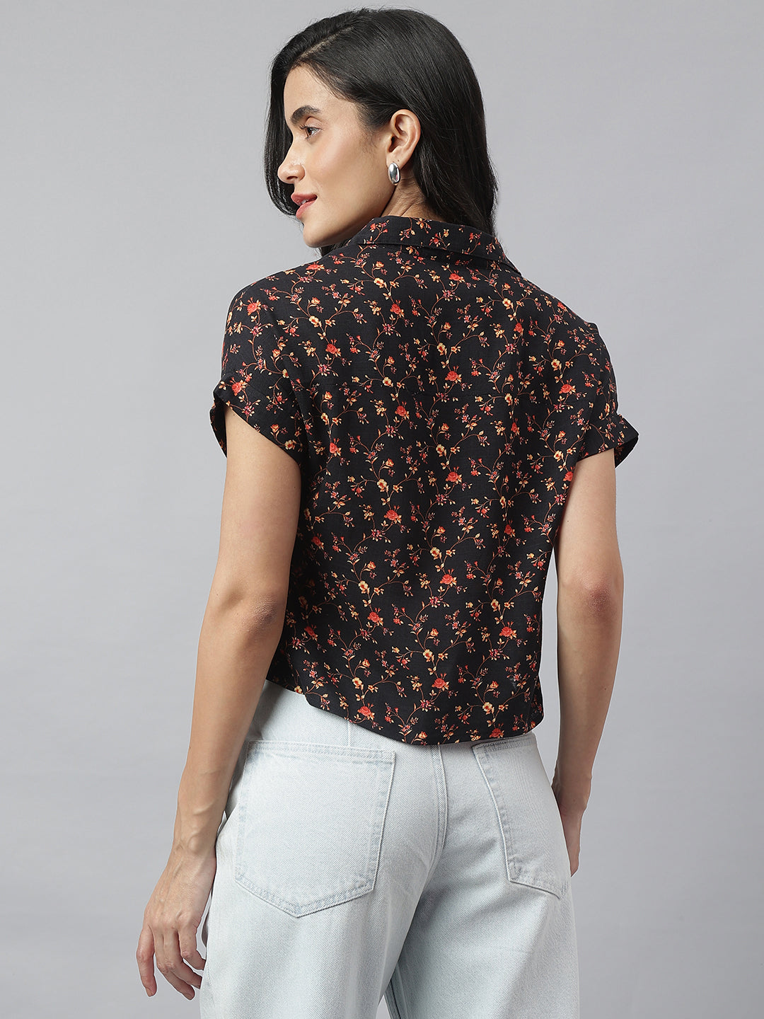 Black Short Sleeves Collared Neck Floral Shirt For Casual Wear