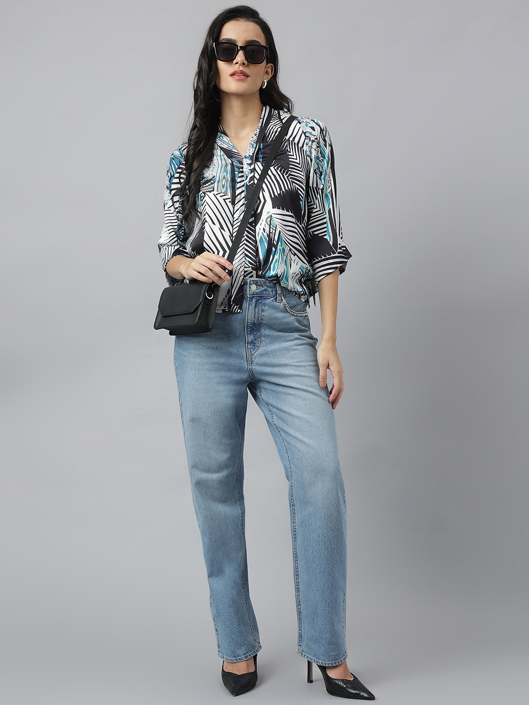 Latin Quarters Women'S Black V-Neck 3/4Th Sleeves Printed Casual Top