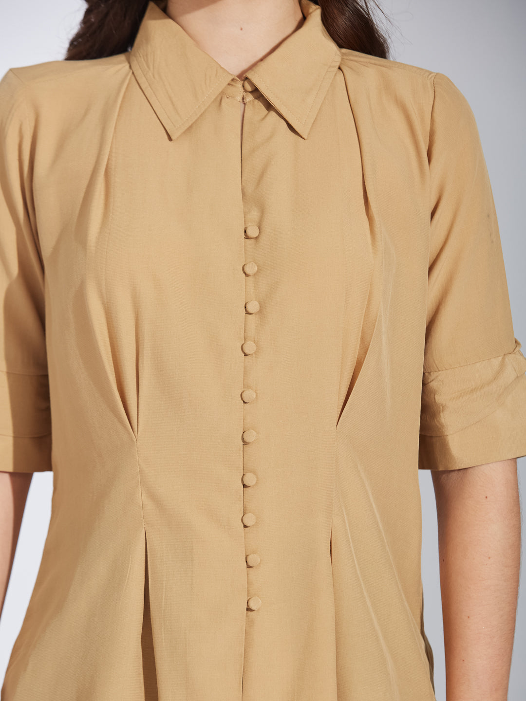 Latin Quarters Women's Beige Collared Shirt