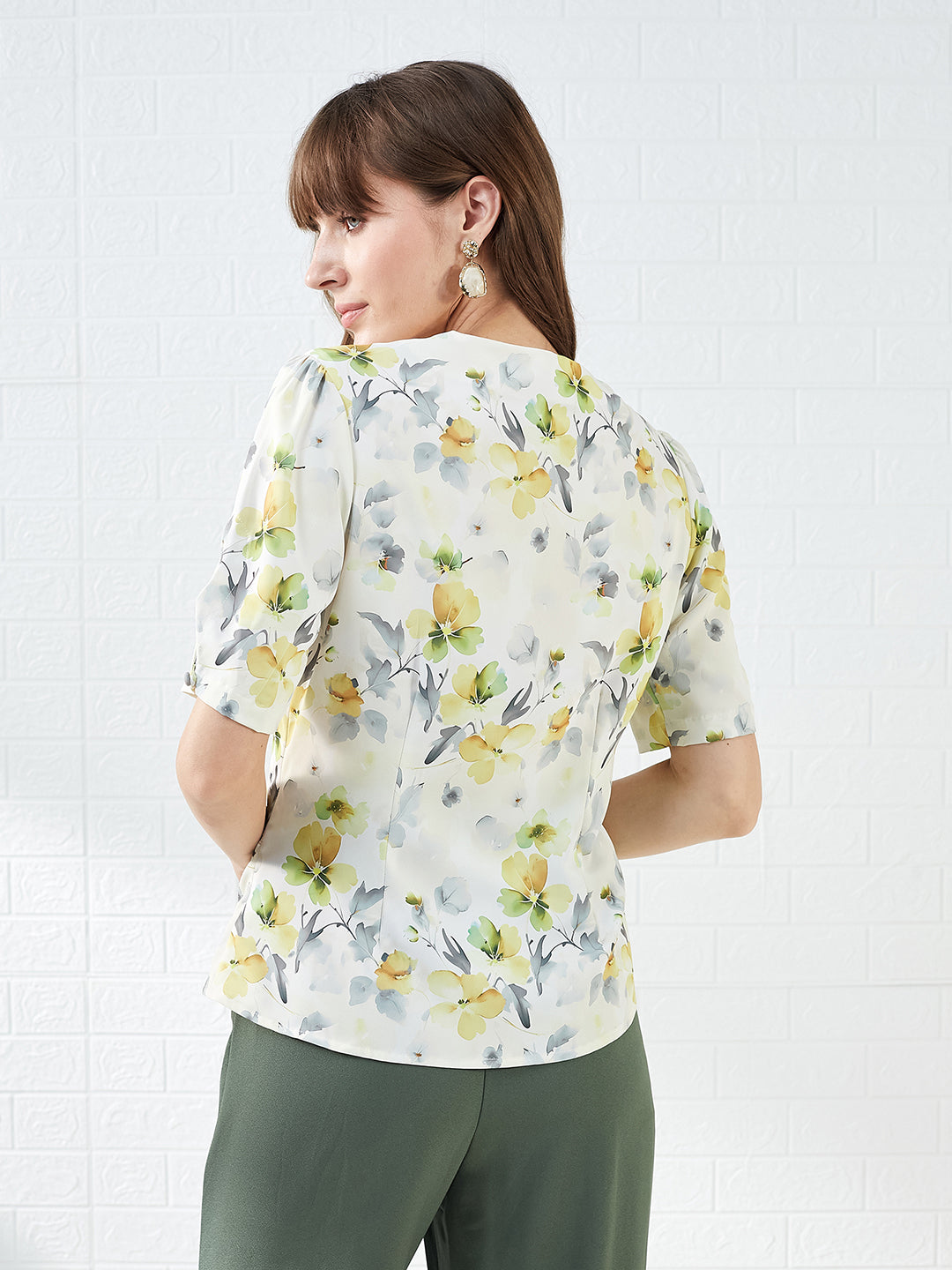 Latin Quarters Women's Off White Half Sleeves V-Neck Printed Casual Regular Top