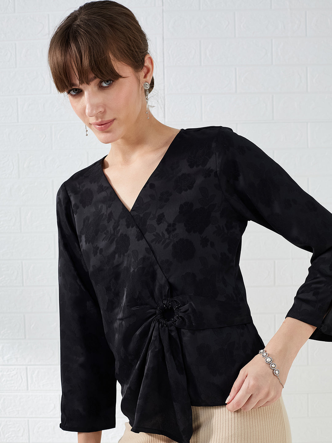 Latin Quarters Women's Black 3/4Th Sleeves V-Neck Self Design Casual Regular Top