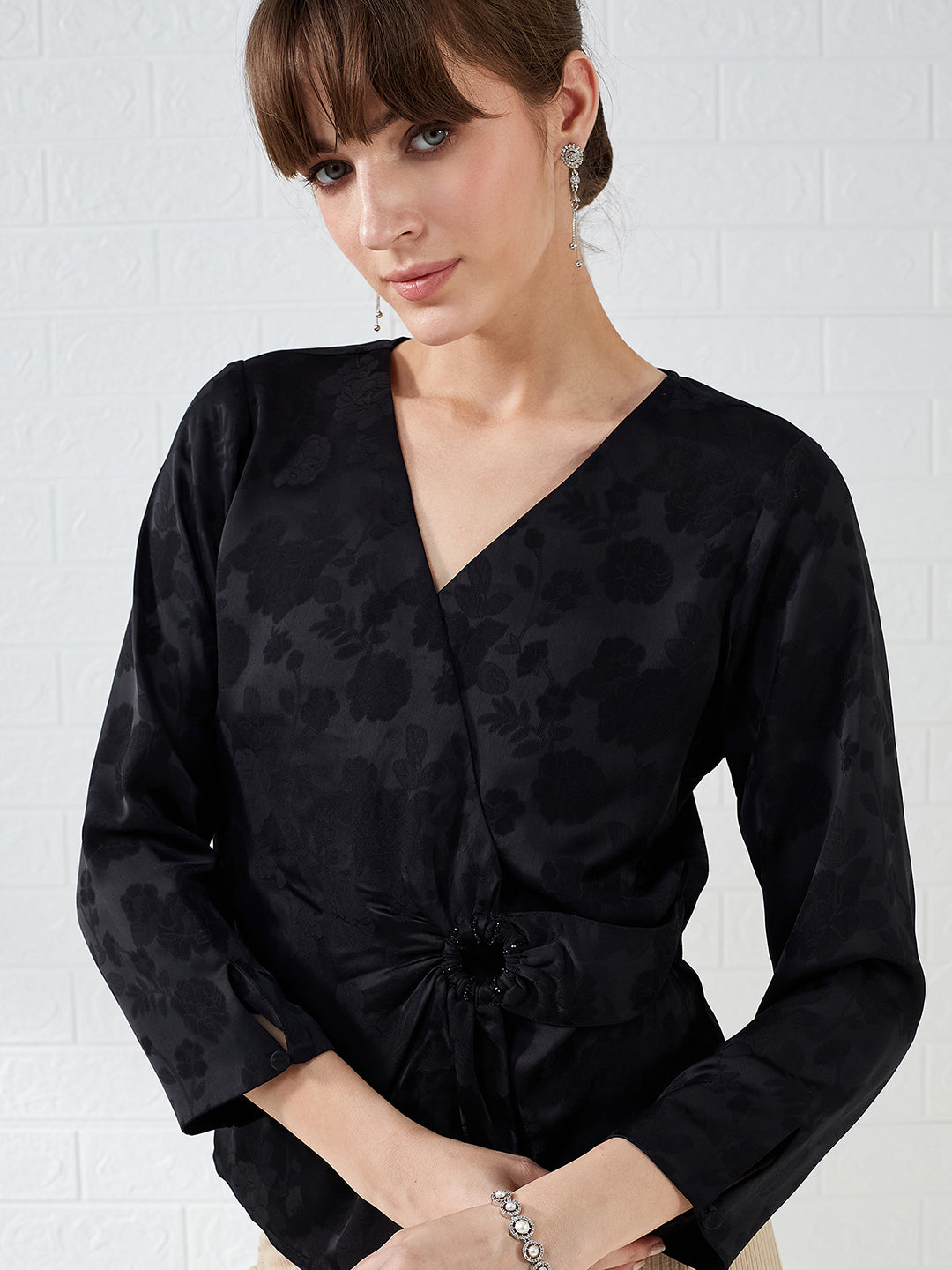 Latin Quarters Women's Black 3/4Th Sleeves V-Neck Self Design Casual Regular Top