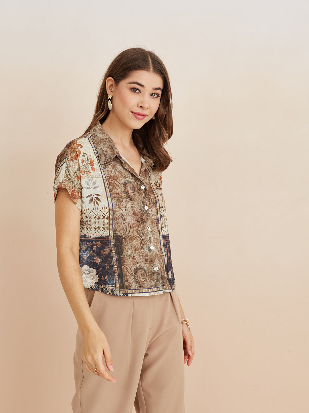 Latin Quarters Women'S Beige Collar Neck Short Sleeves Printed Casual Shirt