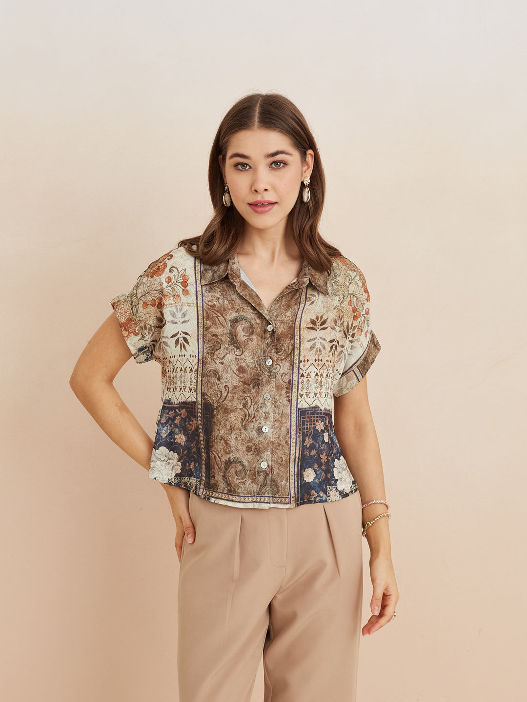 Latin Quarters Women'S Beige Collar Neck Short Sleeves Printed Casual Shirt