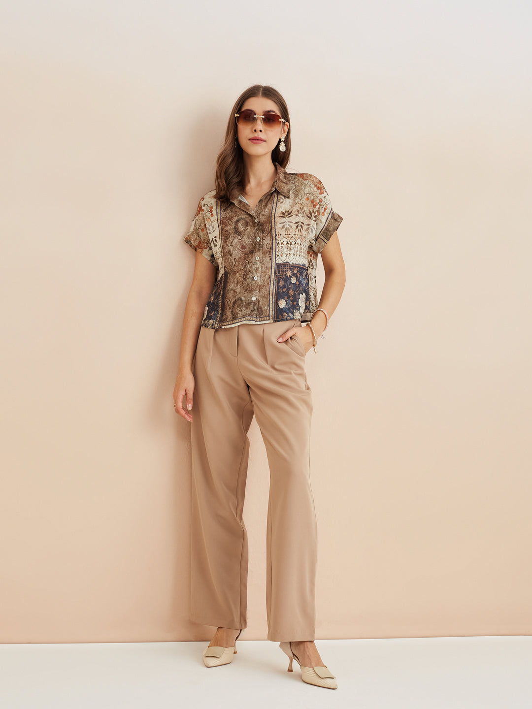 Latin Quarters Women'S Beige Collar Neck Short Sleeves Printed Casual Shirt