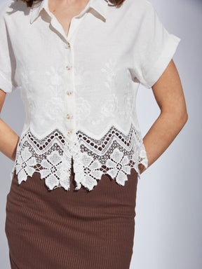 Latin Quarters Women's White Short Sleeve Collar Neck Casual Solid Shirt