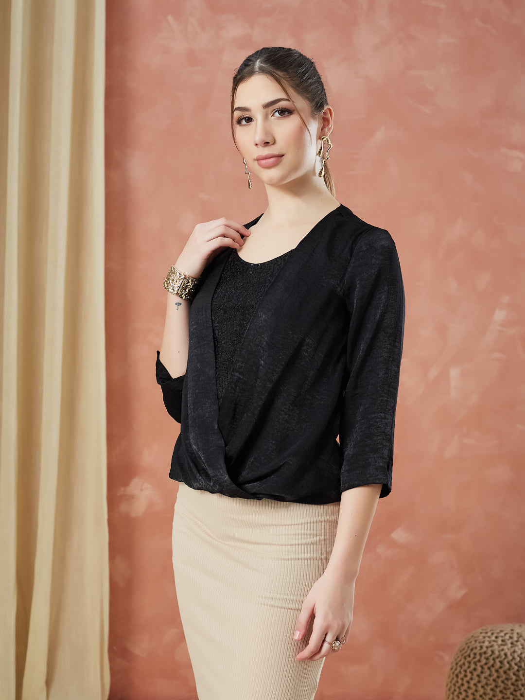 Latin Quarters Women's Black 3/4Th Sleeves Sequin Round Neck Evening Top