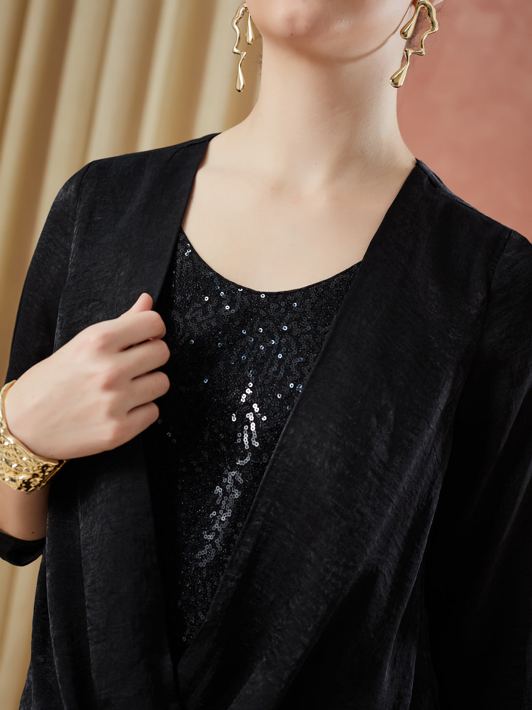 Latin Quarters Women's Black 3/4Th Sleeves Sequin Round Neck Evening Top