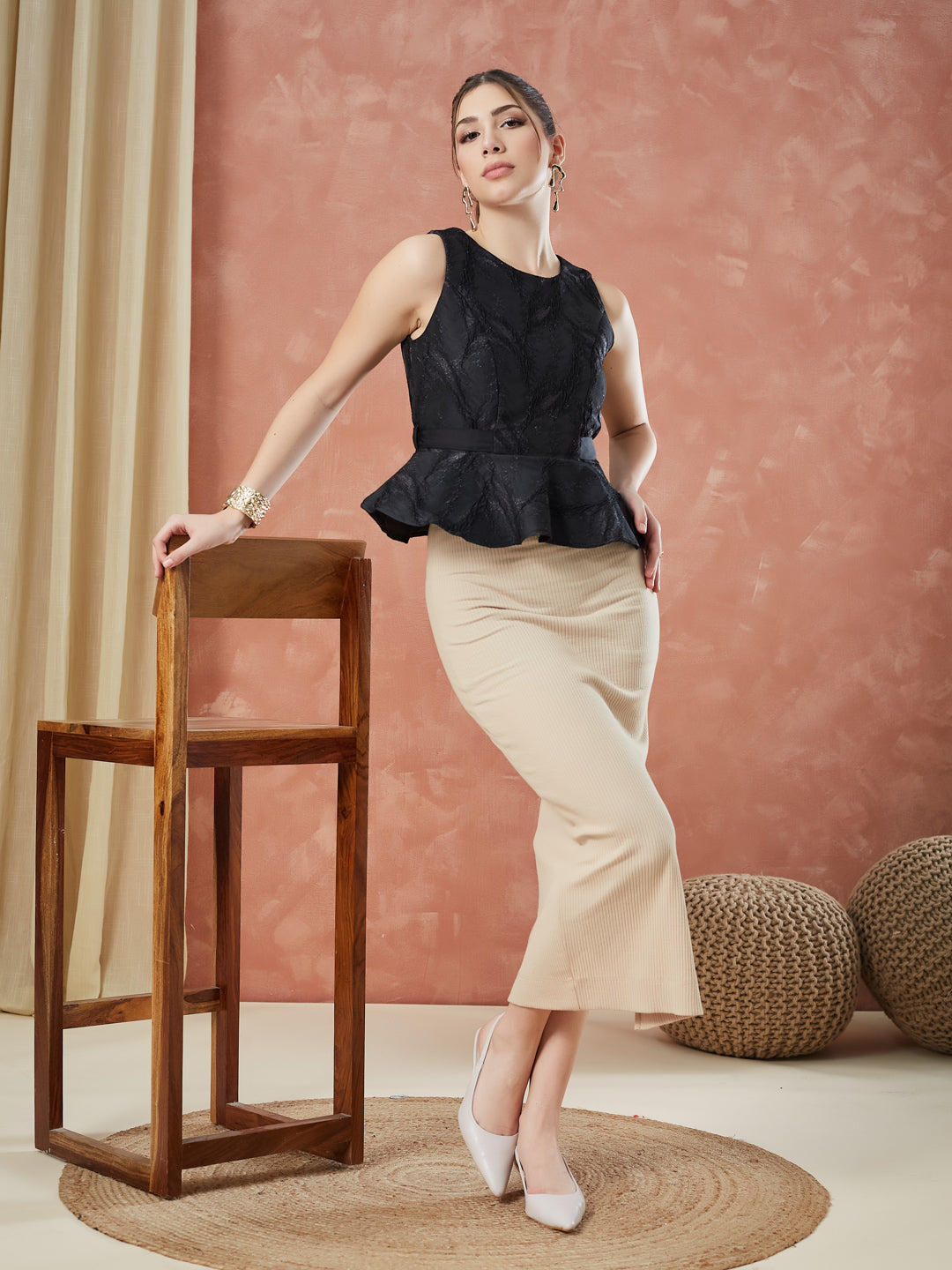 Latin Quarters Women's Black Sleeveless Round Neck Casual Top