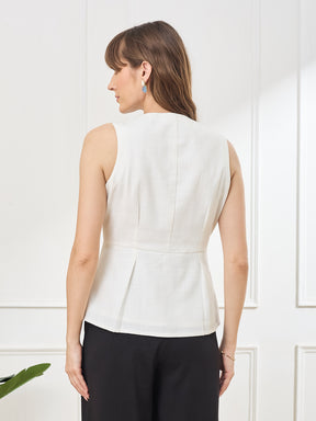 Latin Quarters Women's White Sleeveless Round Neck Casual Solid Top