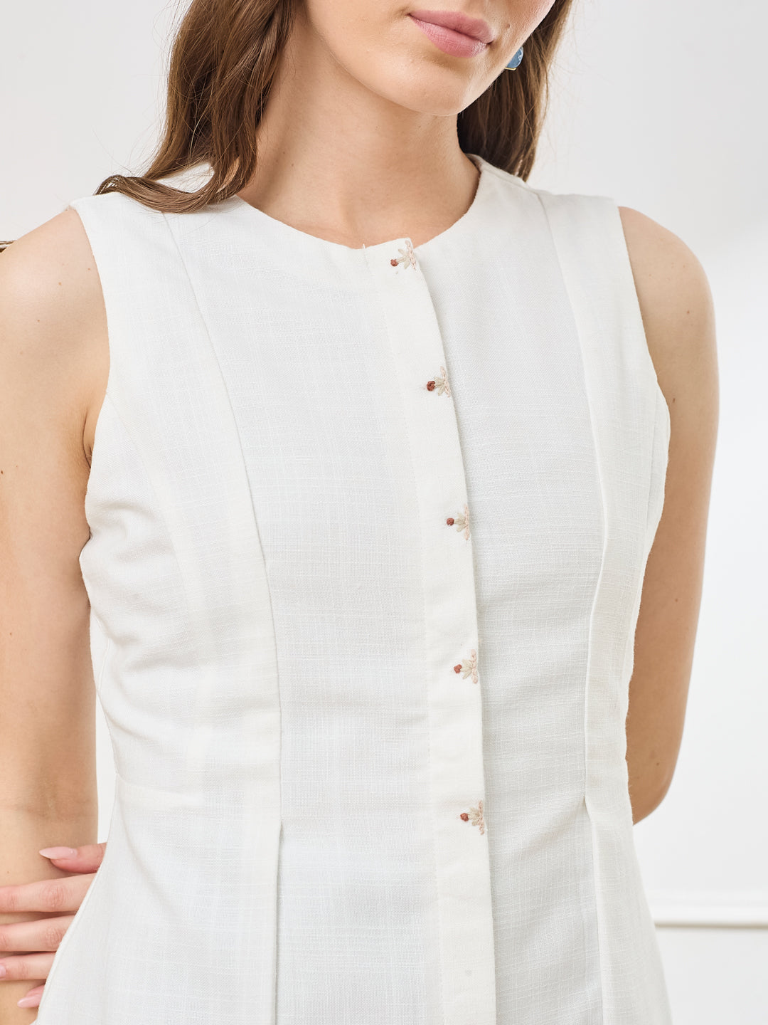 Latin Quarters Women White Sleeveless Round Neck Casual Solid Top