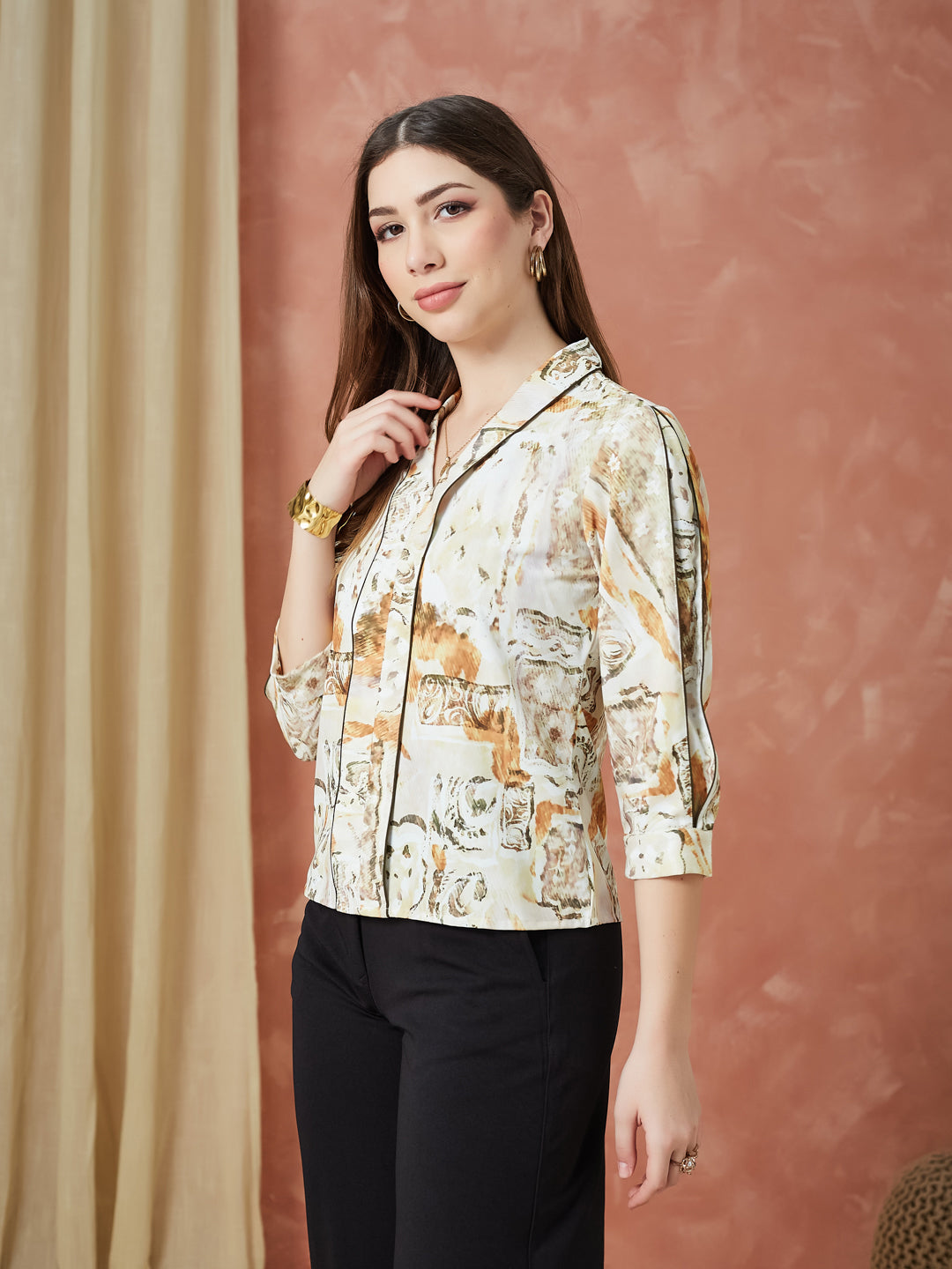 Latin Quarters Women's Ivory 3/4Th Sleeves Printed V-Neck Casual Top