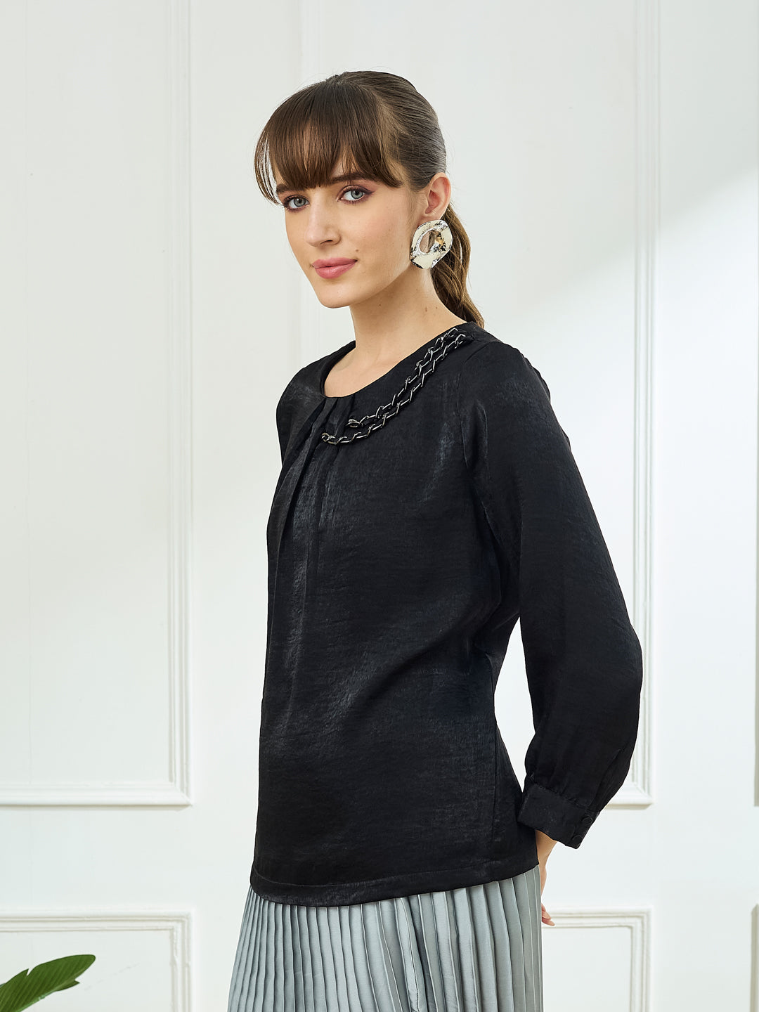Latin Quarters Women's Black 3/4th Sleeves Round Neck Casual Solid Top