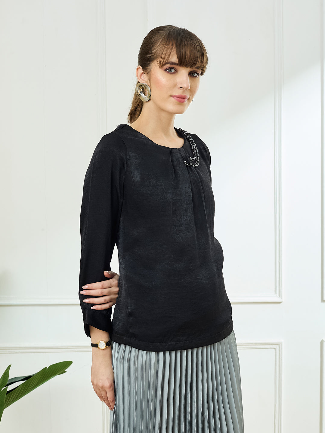 Latin Quarters Women's Black 3/4th Sleeves Round Neck Casual Solid Top