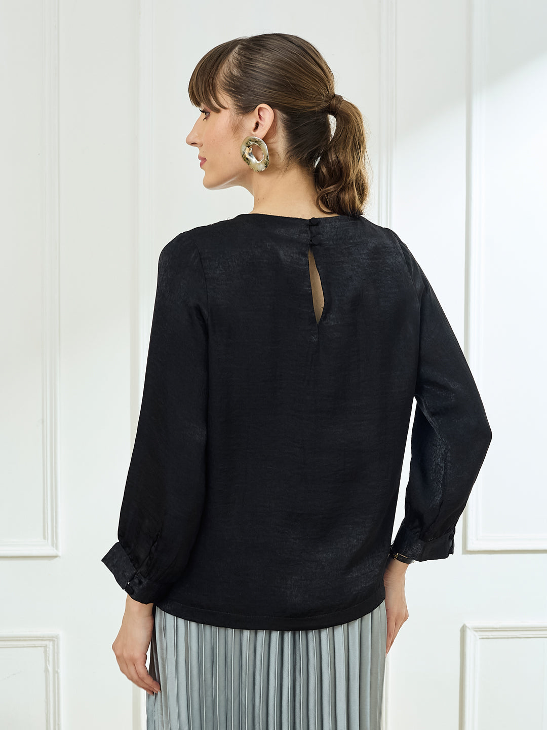 Latin Quarters Women's Black 3/4th Sleeves Round Neck Casual Solid Top