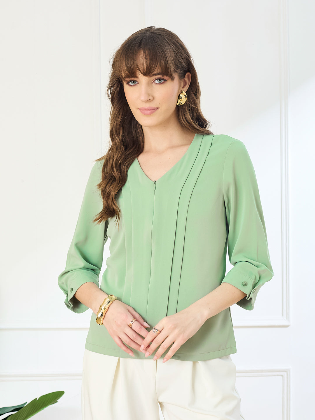 Latin Quarters Women's Green 3/4th Sleeves V-Neck Casual Solid Top