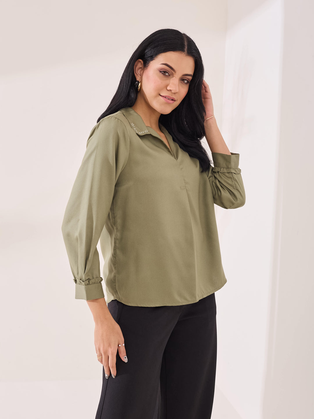 Latin Quarters Women's Green Solid 3/4th Sleeve Collar Neck Casual Tunic