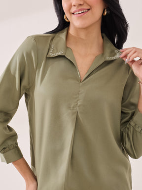Latin Quarters Women's Green Solid 3/4th Sleeve Collar Neck Casual Tunic