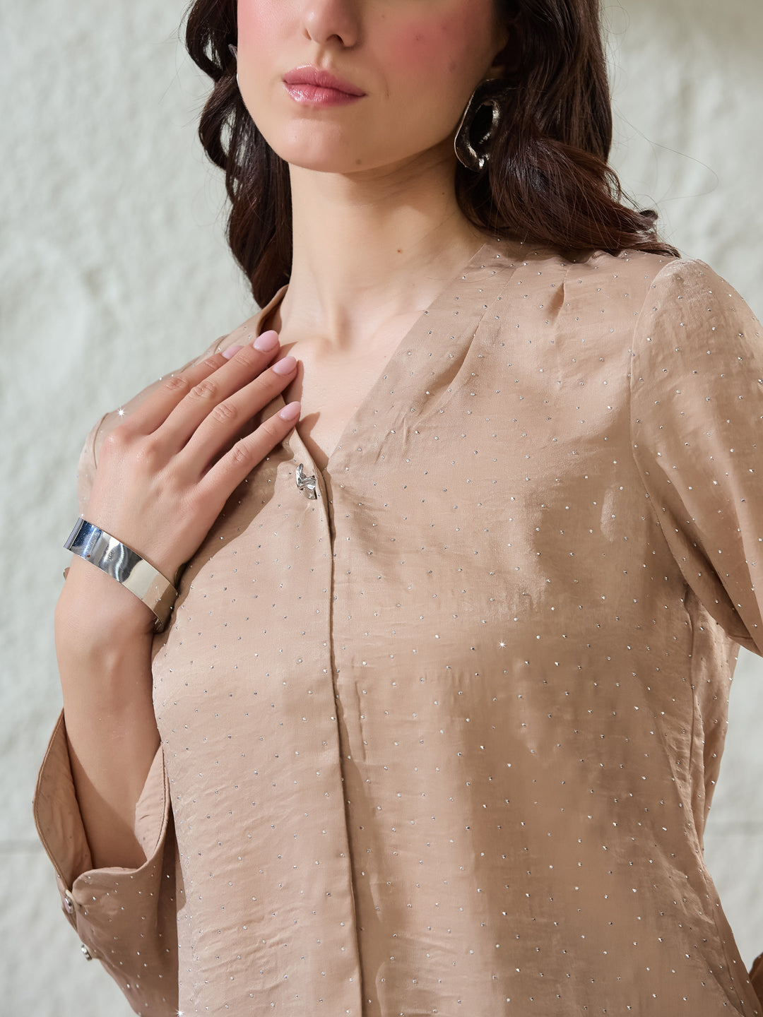 Latin Quarters Women's Beige Self Design 3/4Th Sleeves V-Neck Casual Top