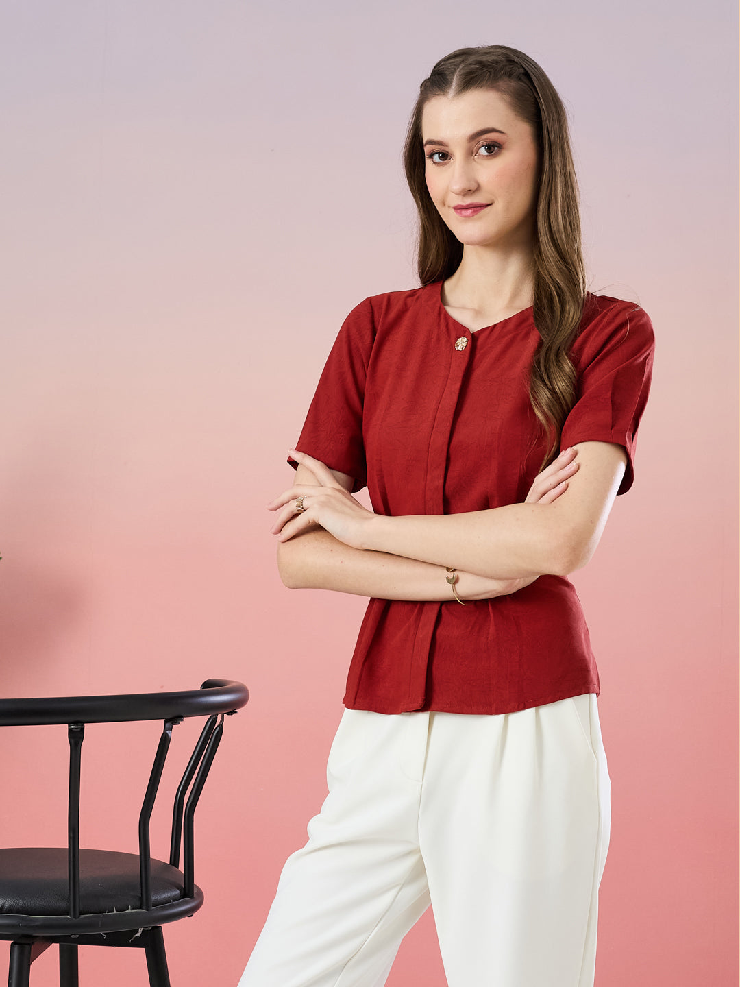Latin Quarters Women's Rust Solid Half Sleeve Round Neck Casual Top