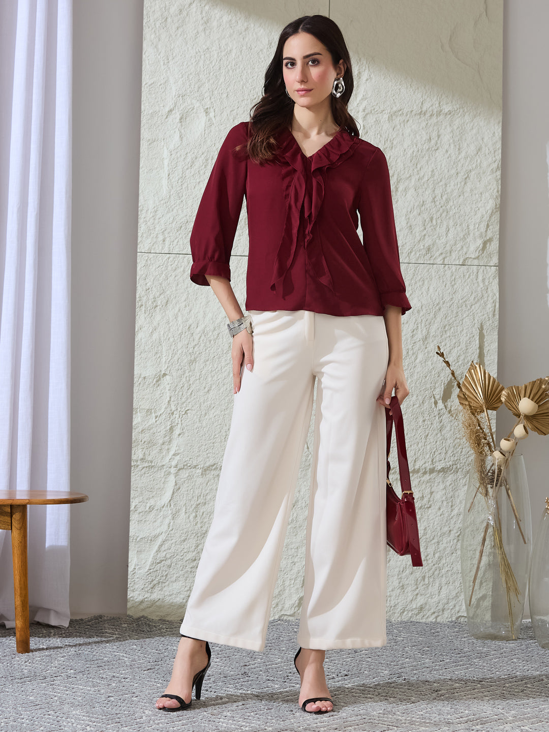 Latin Quarters Women's Red Solid 3/4Th Sleeves V-Neck Casual Top