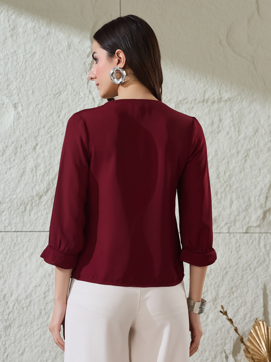 Latin Quarters Women's Red Solid 3/4Th Sleeves V-Neck Casual Top