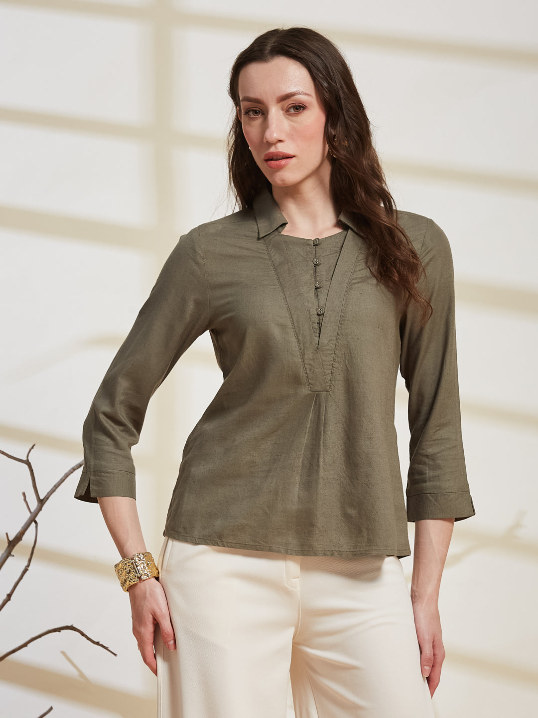 Latin Quarters Women's Olive Solid Collared 3/4Th Sleeve Casual Top