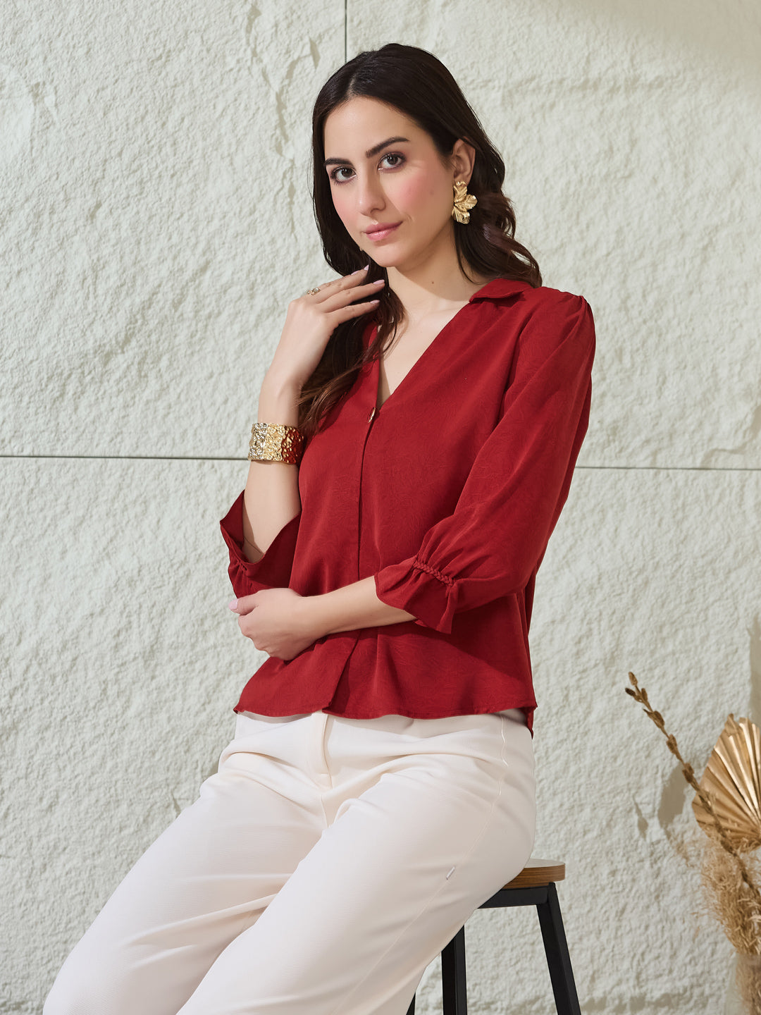 Latin Quarters Women'S Red Solid 3/4Th Sleeves Spread Collar Casual Top