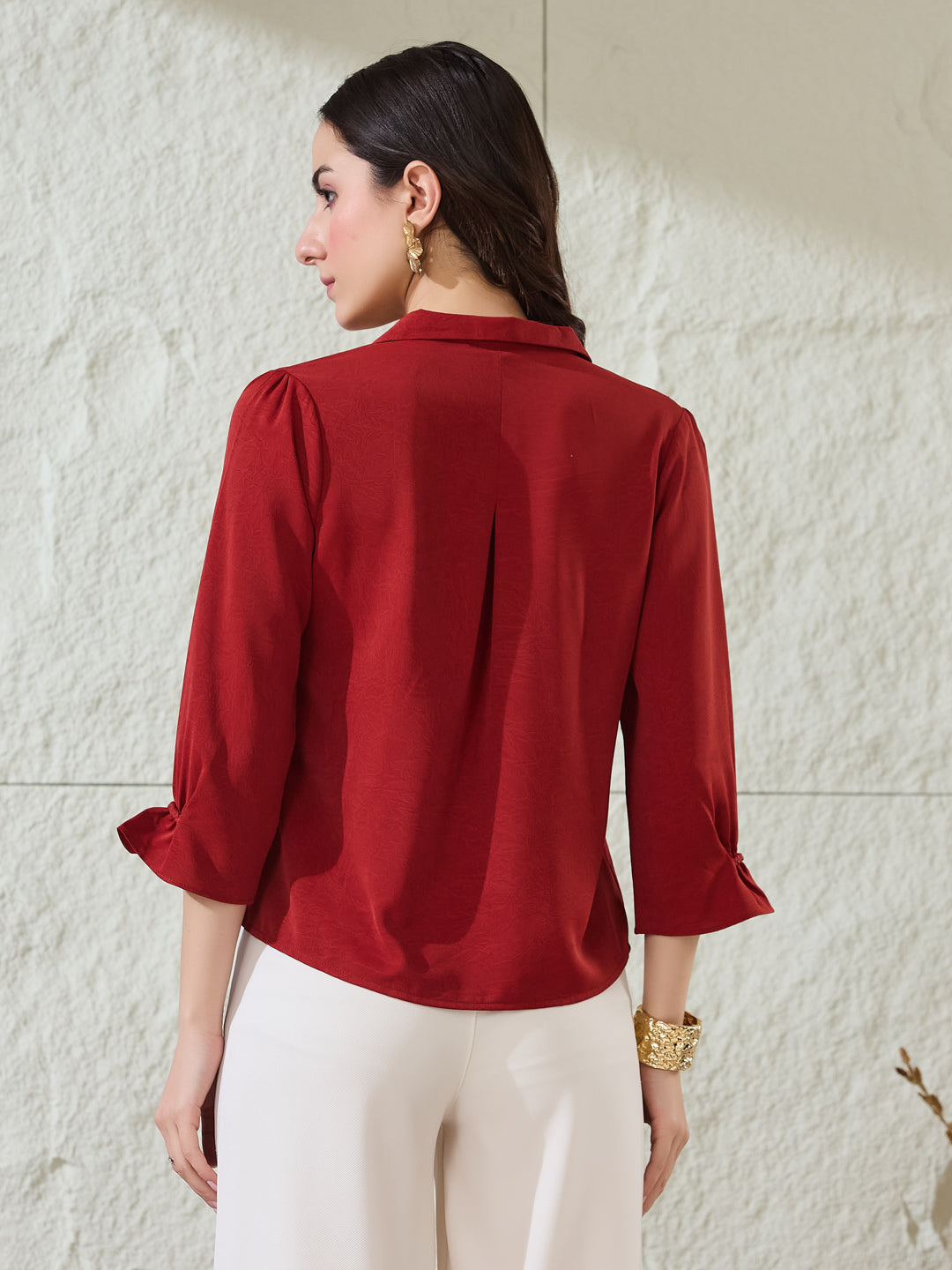 Latin Quarters Women'S Red Solid 3/4Th Sleeves Spread Collar Casual Top