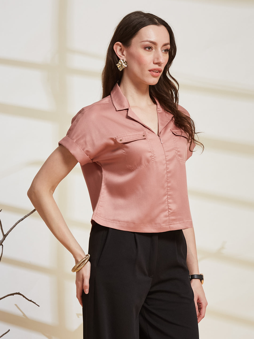Latin Quarters Women's Pink Solid Collared Cap Sleeve Casual Shirt