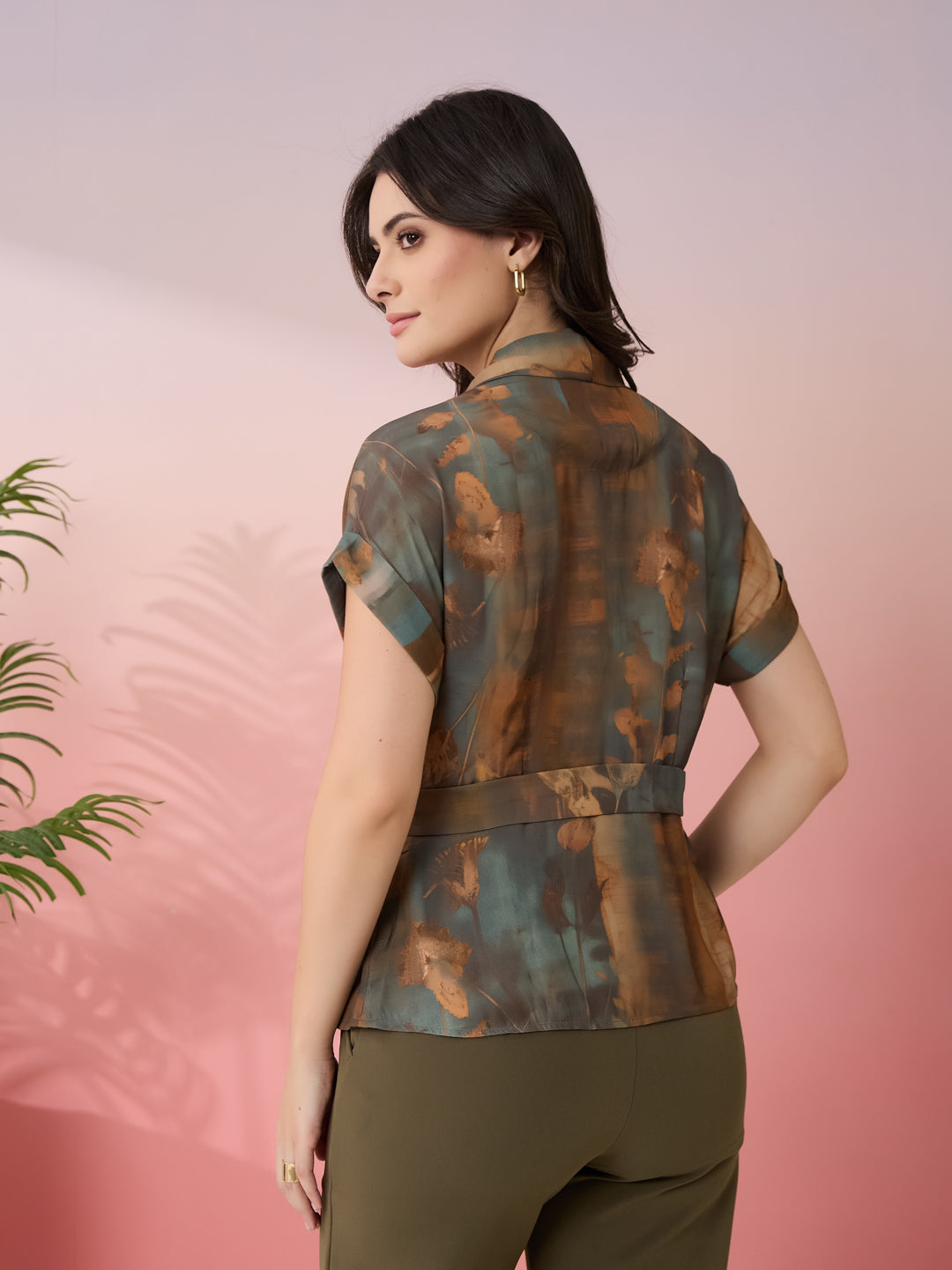 Latin Quarters Women's Green Printed V-Neck Cap Sleeves Casual Top