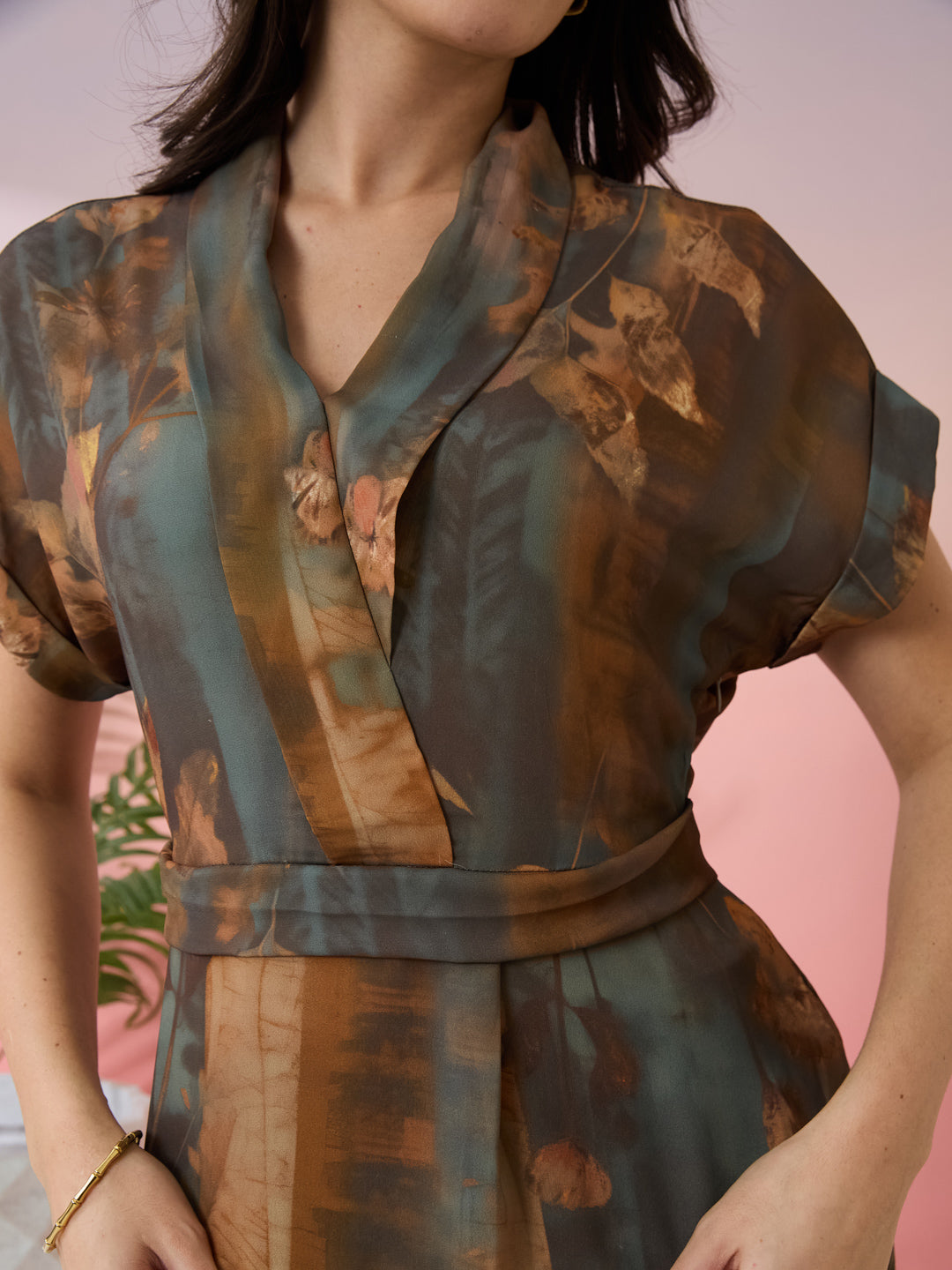 Latin Quarters Women's Green Printed V-Neck Cap Sleeves Casual Top