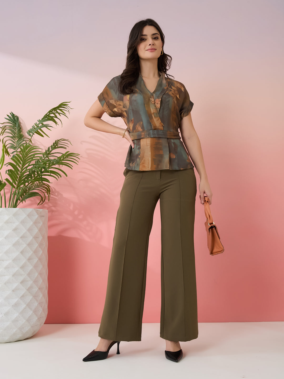 Latin Quarters Women's Green Printed V-Neck Cap Sleeves Casual Top