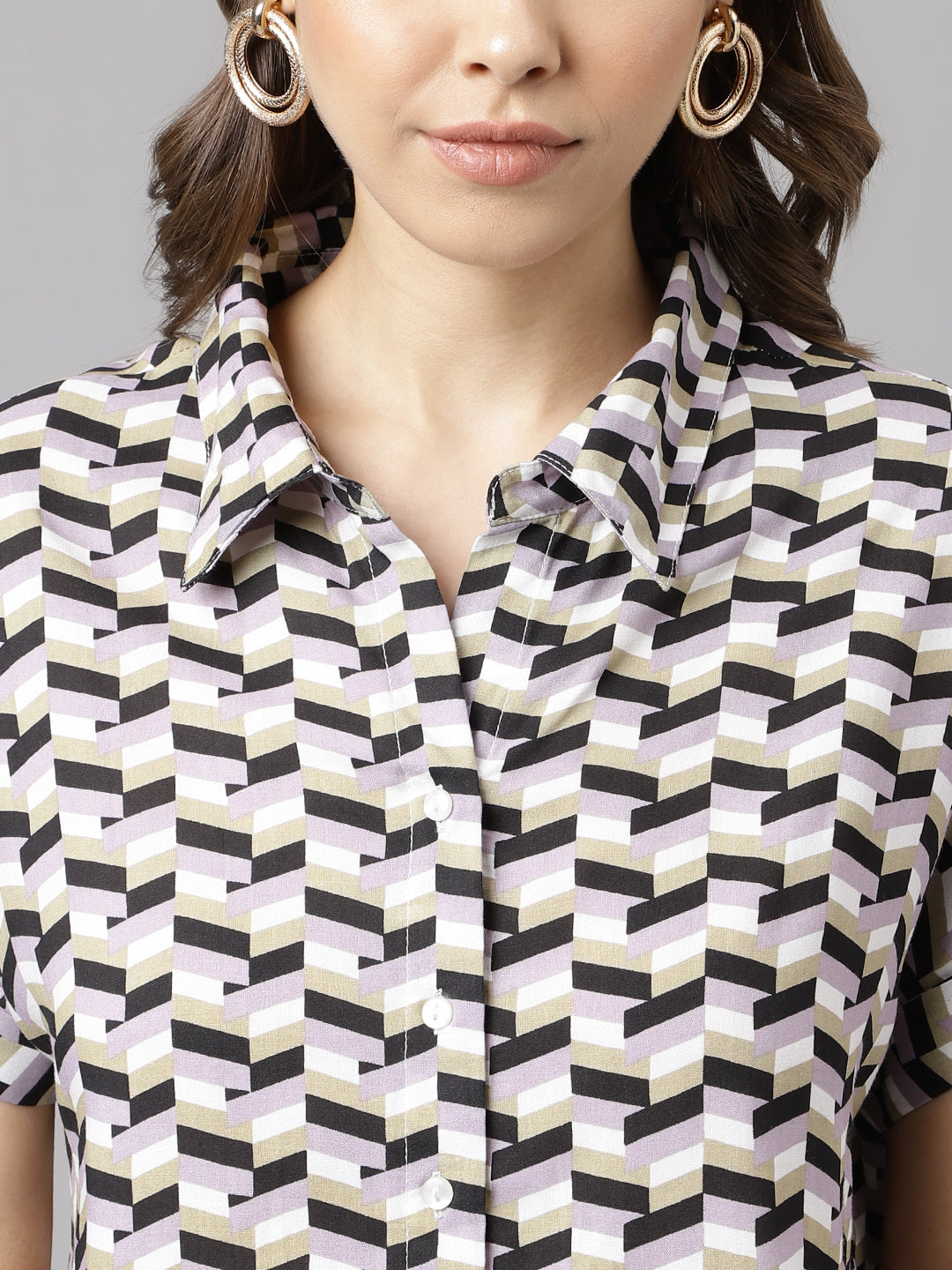 Latin Quarters Women Lilac Printed Short Sleeve Casual Shirt