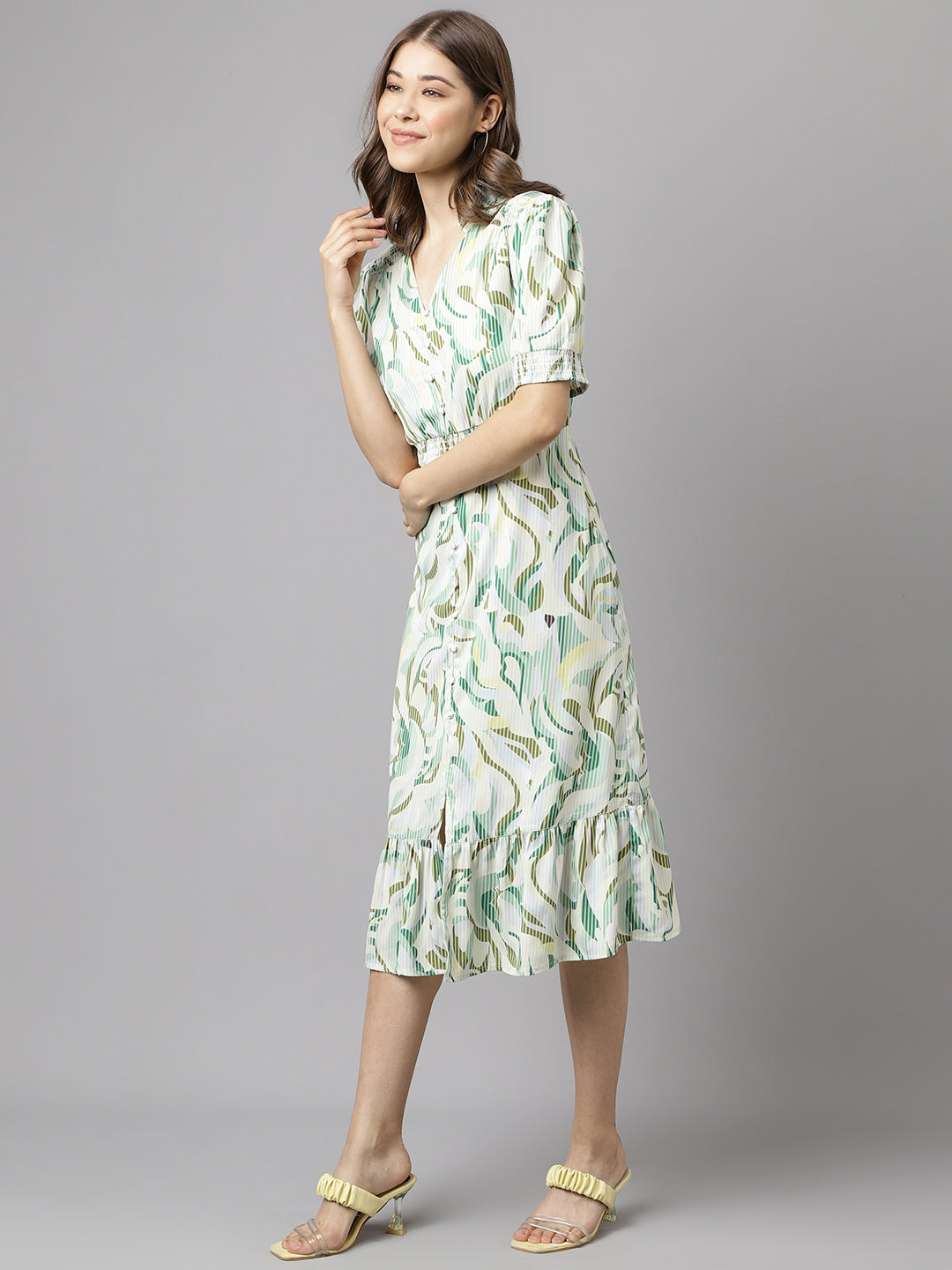 Latin Quarters Women's Green Half Sleeve Printed V-Neck Casual Dress