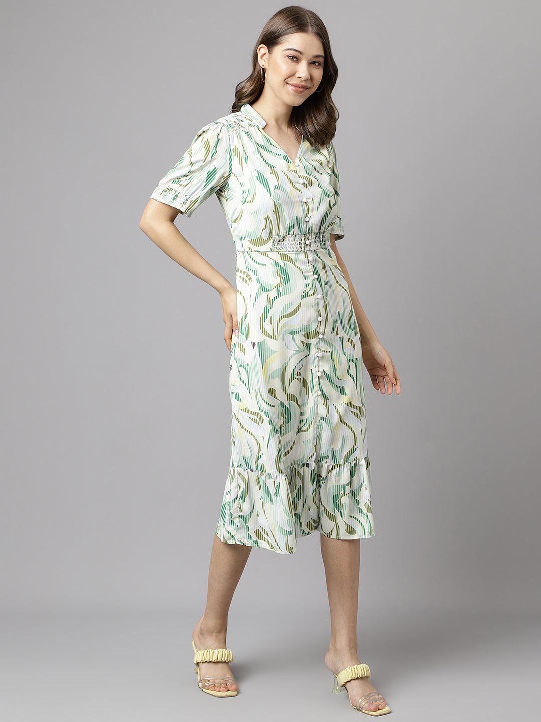 Latin Quarters Women's Green Half Sleeve Printed V-Neck Casual Dress