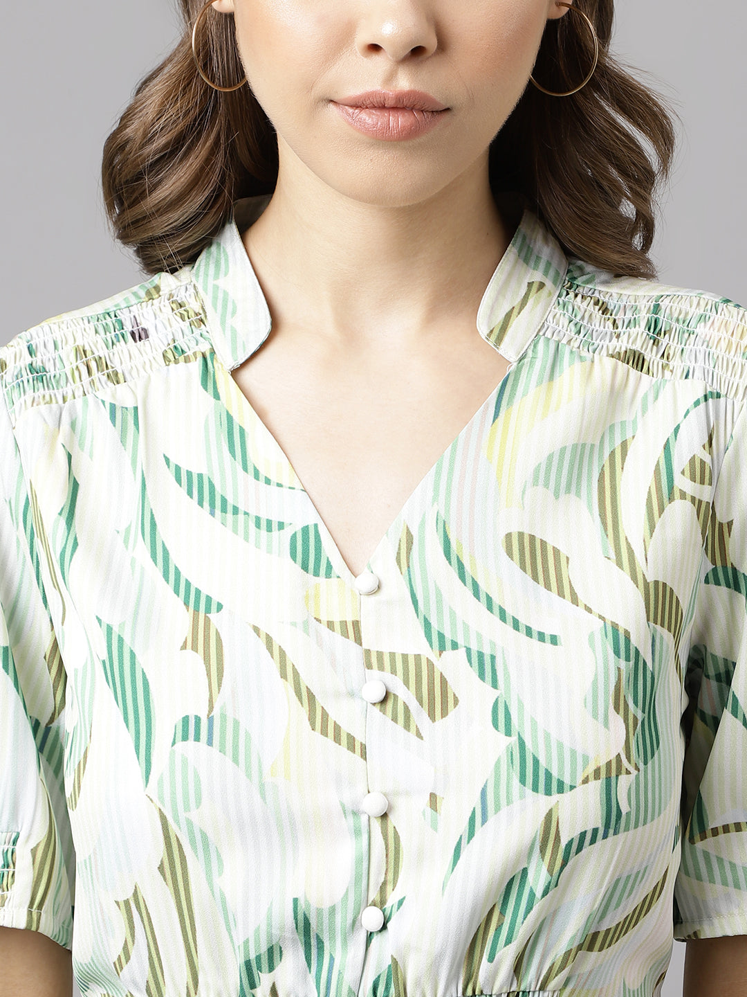 Latin Quarters Women's Green Half Sleeve Printed V-Neck Casual Dress