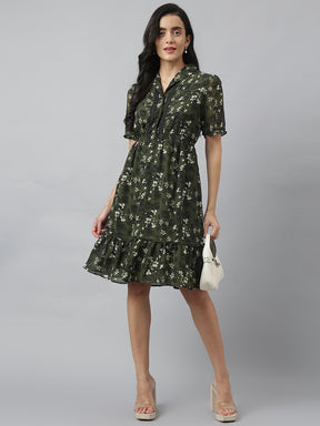 Green Half Sleeve Collared Neck Printed Knee Length Dress For Casual Wear