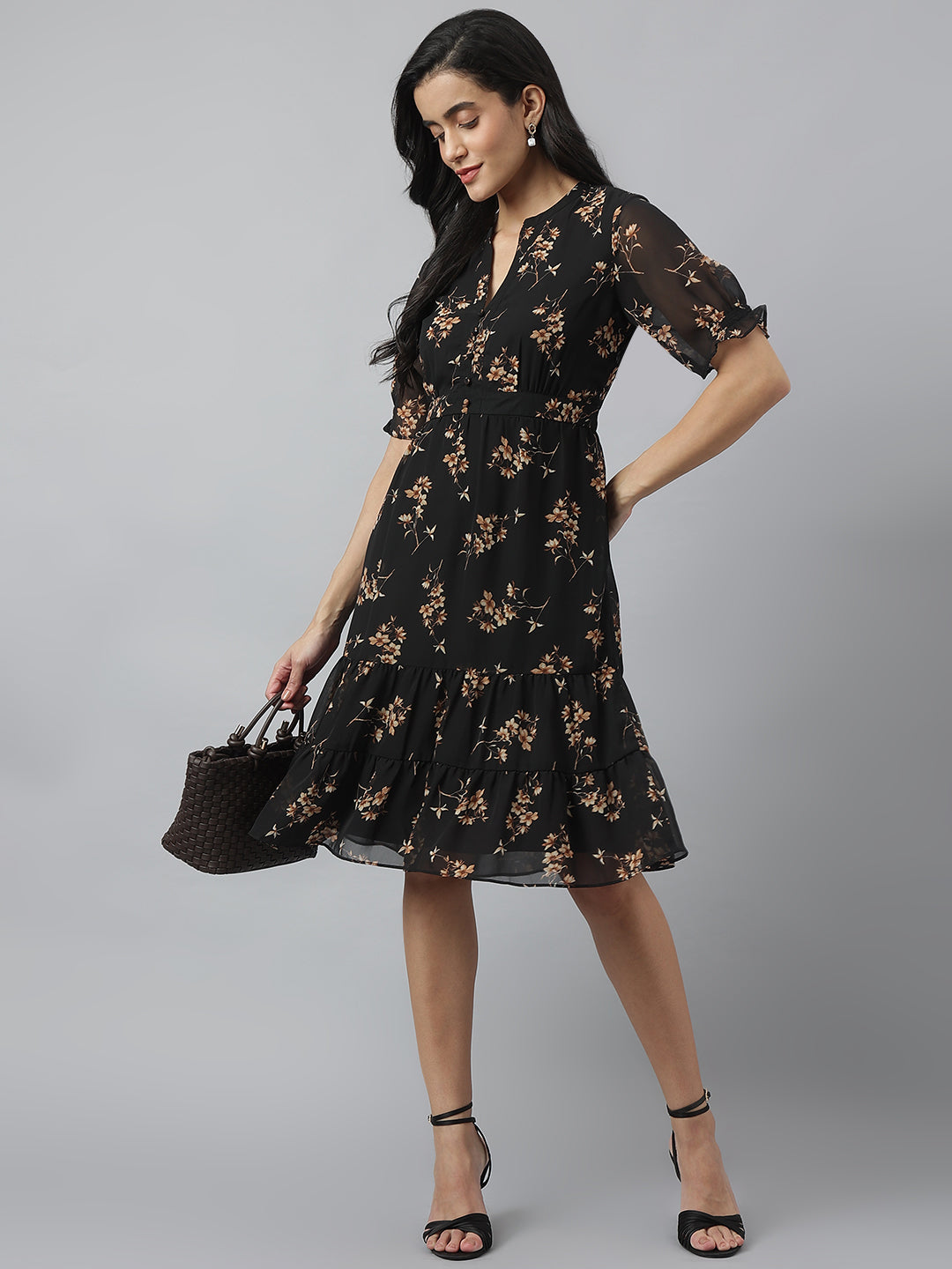 Black Half Sleeve V-Neck Floral Knee Length Dress For Casual Wear