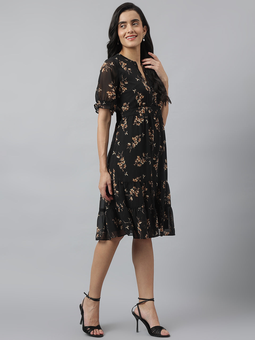 Black Half Sleeve V-Neck Floral Knee Length Dress For Casual Wear