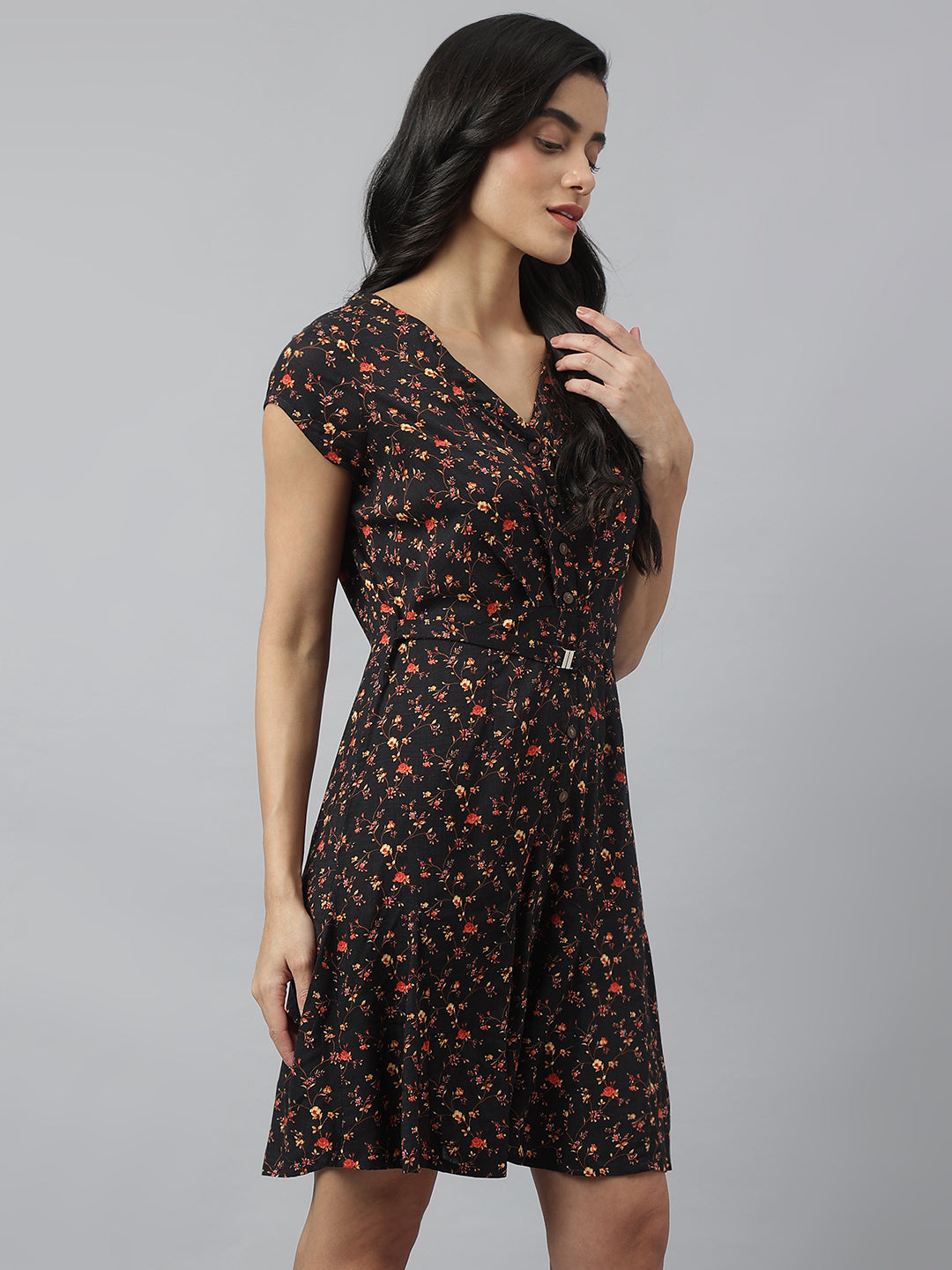 Black Cap Sleeve V-Neck Printed Above Knee Dress For Casual Wear