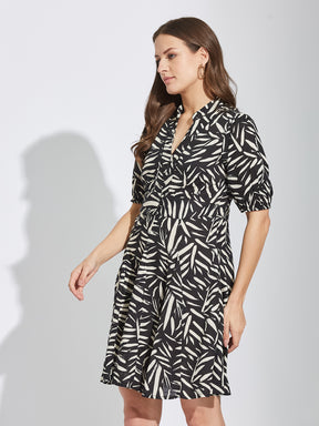 Latin Quarters Women  Black Half Sleeve V-Neck Printed Casual Dress
