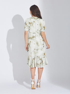 Latin Quarters Women's Green Abstract Print Midi Shirtdress