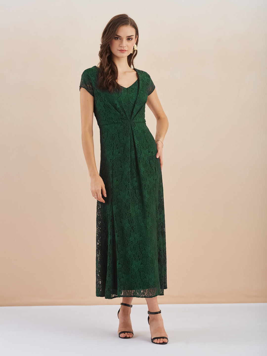 Latin Quarters Women Green V-Neck Short Sleeve Solid Lace Maxi Dress For Party Wear