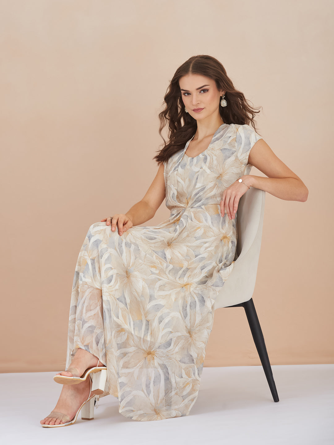 Latin Quarters Women Beige & White Floral Print Cap Sleeve Maxi Dress For Casual Wear