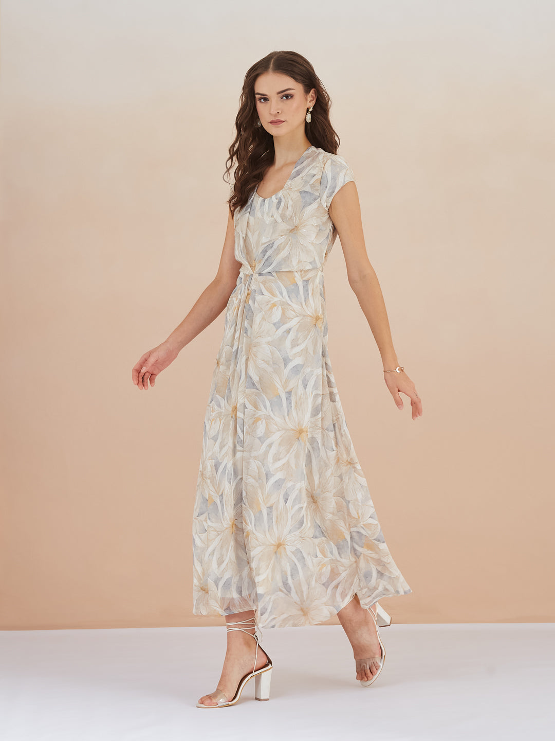 Latin Quarters Women Beige & White Floral Print Cap Sleeve Maxi Dress For Casual Wear